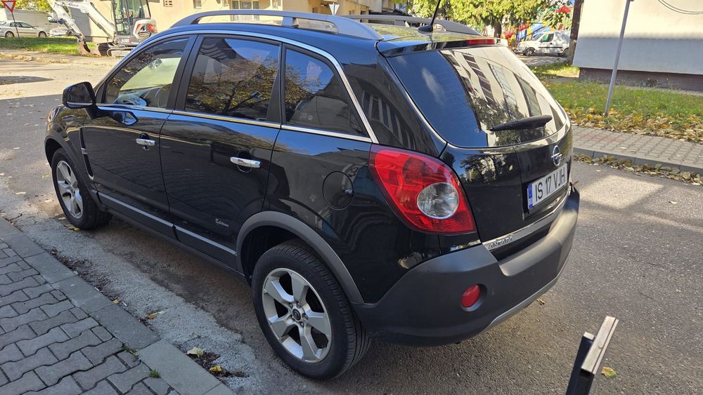 Vând Opel antara