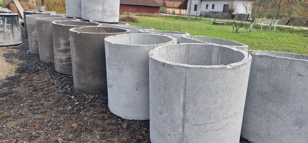 Vând tuburi de beton pentru fantana ,