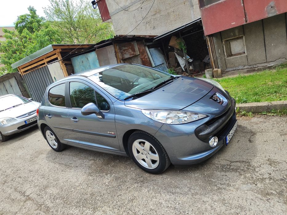 PEUGEOT 207 1.4 бензин