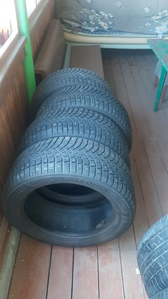 Продам резину 285/ 50 R20