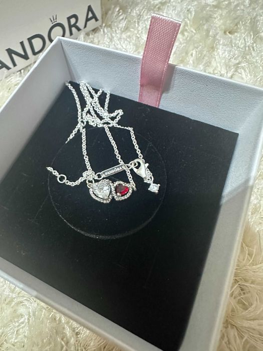 Colier Pandora inima rosie si alba