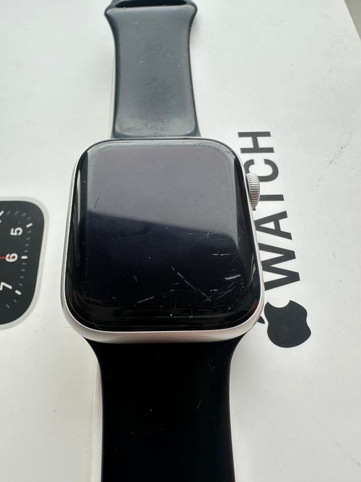 Я продаю Apple Watch SE 44.