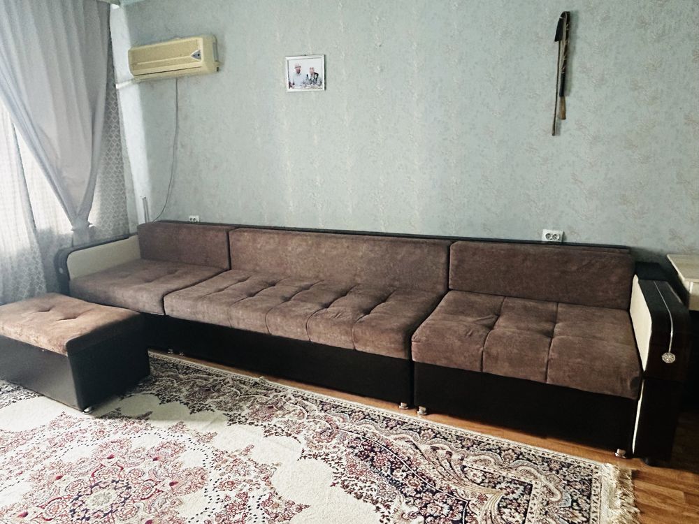 Продаетсья диван 4 м