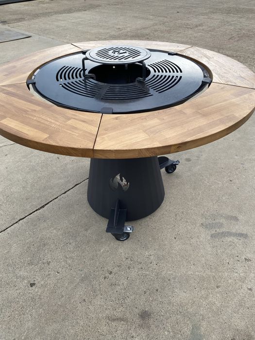 Gratar cu focar si blaturi din lemn! Oferta speciala