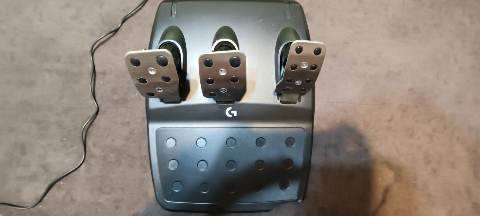 Продам игровой руль Logitech g923 + shifter