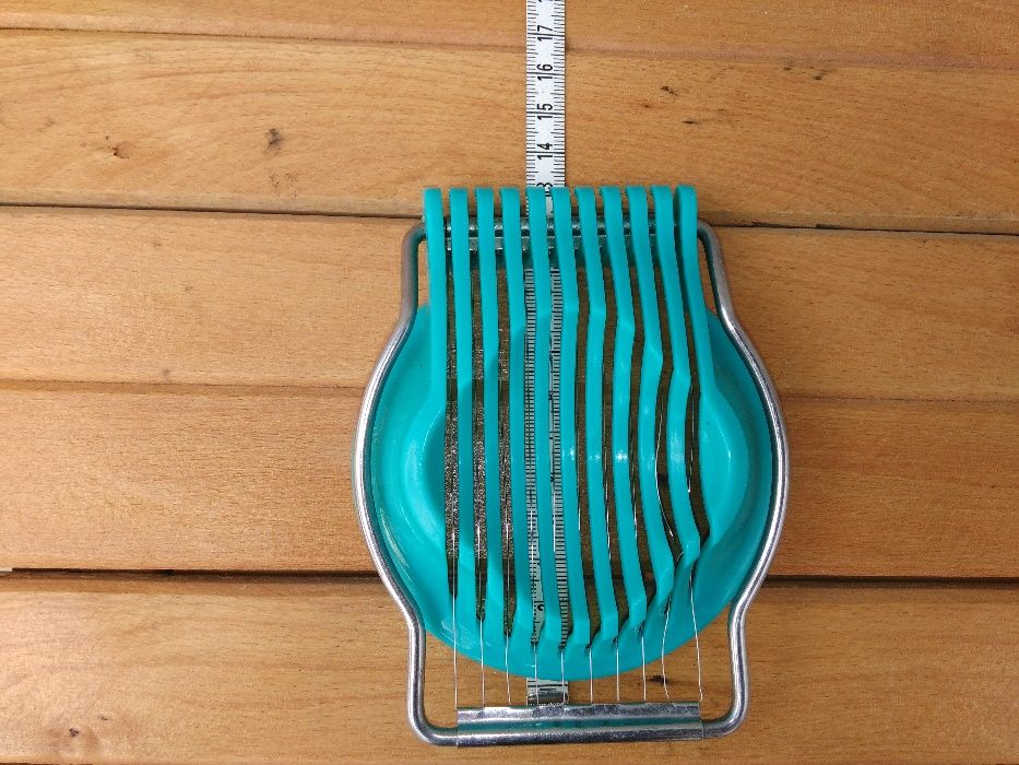 Feliator oua din plastic, lame otel, albastru