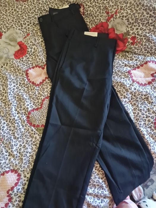 Pantaloni barbati noi