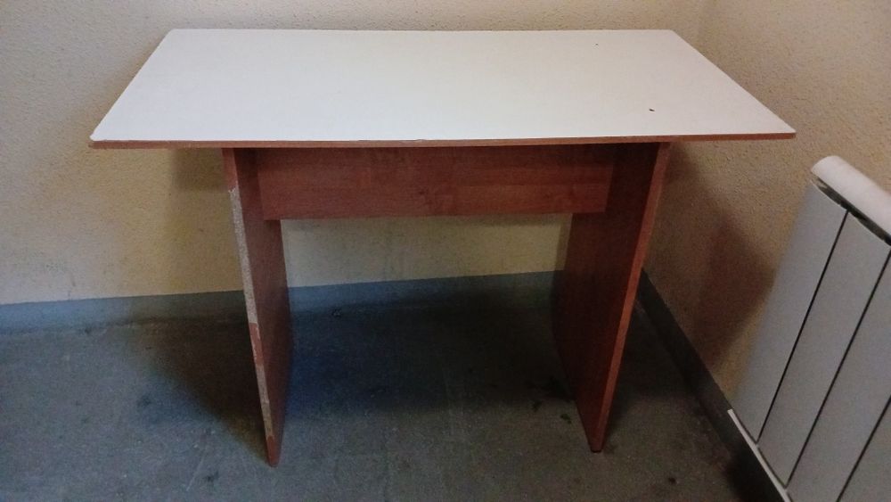 Продам стол из ДСП