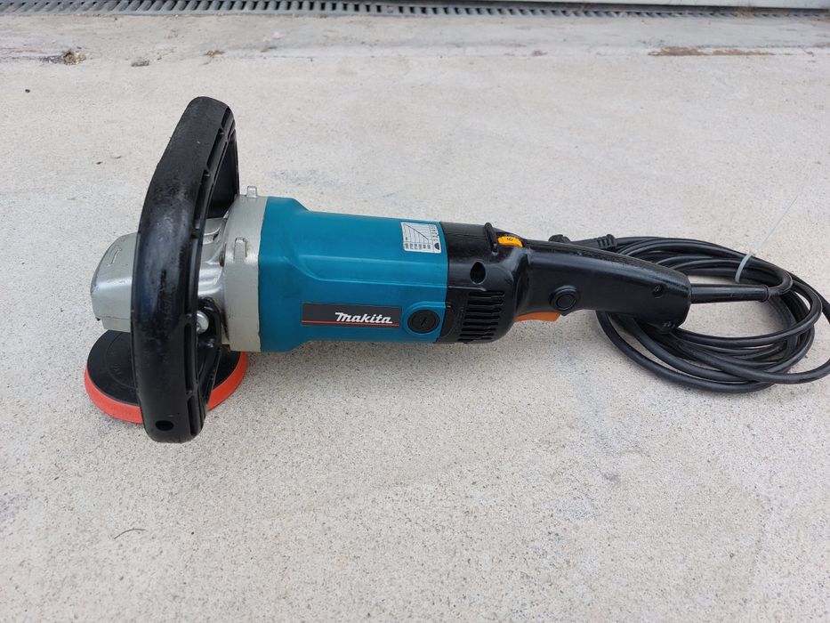 Полир машина Makita 9227CB

Работи перфектно, идеално състояние. Подро