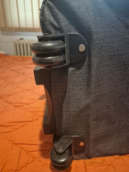 Troler Ghiozdan nou cu  interior impermeabil