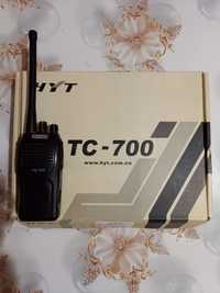 Продам заводскую радиостанцию Hyt 700 .