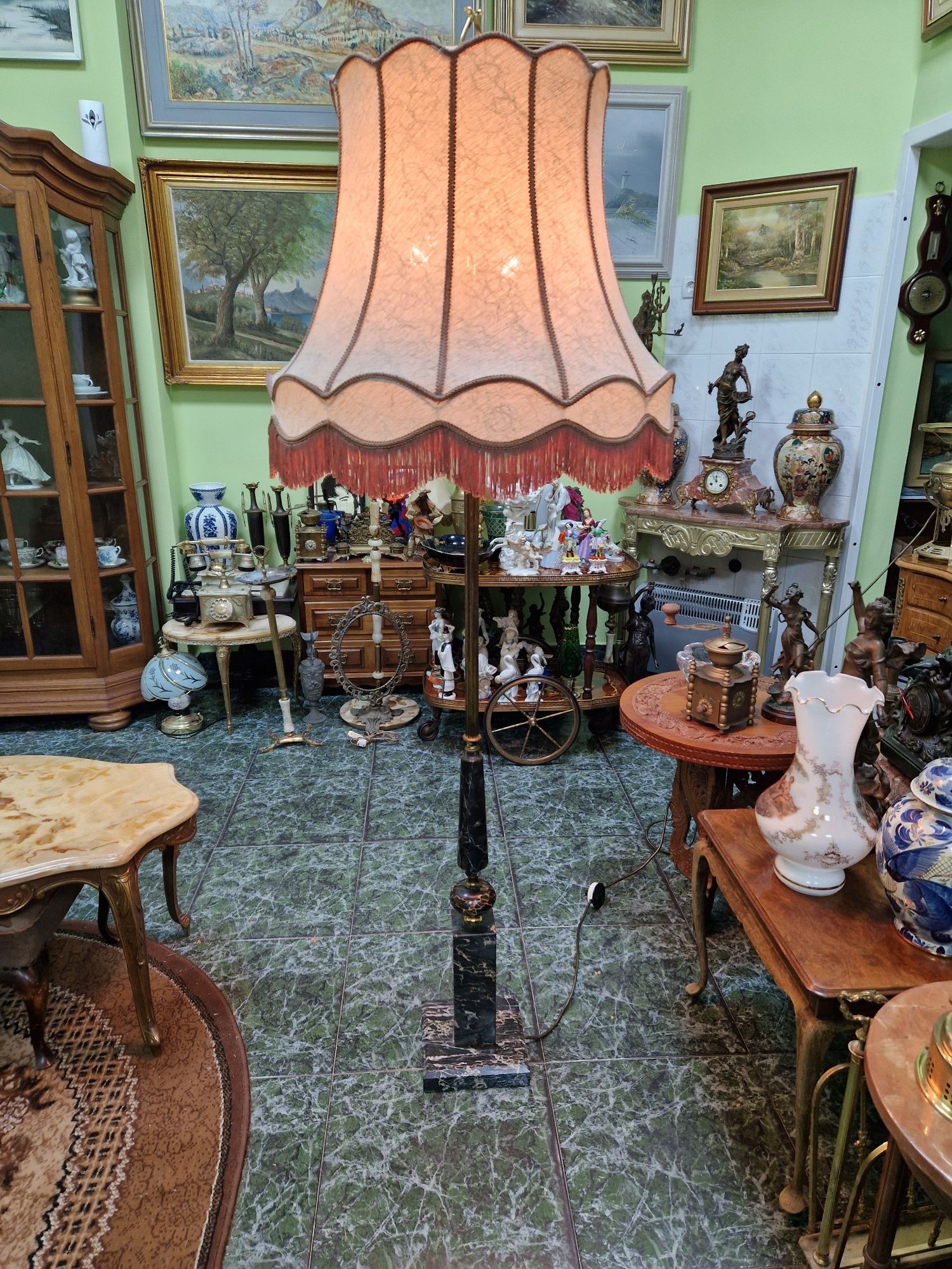 Чудесна антикварна холандска салонна лампа