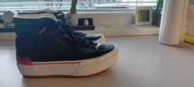 Много сладки кецове на VANS