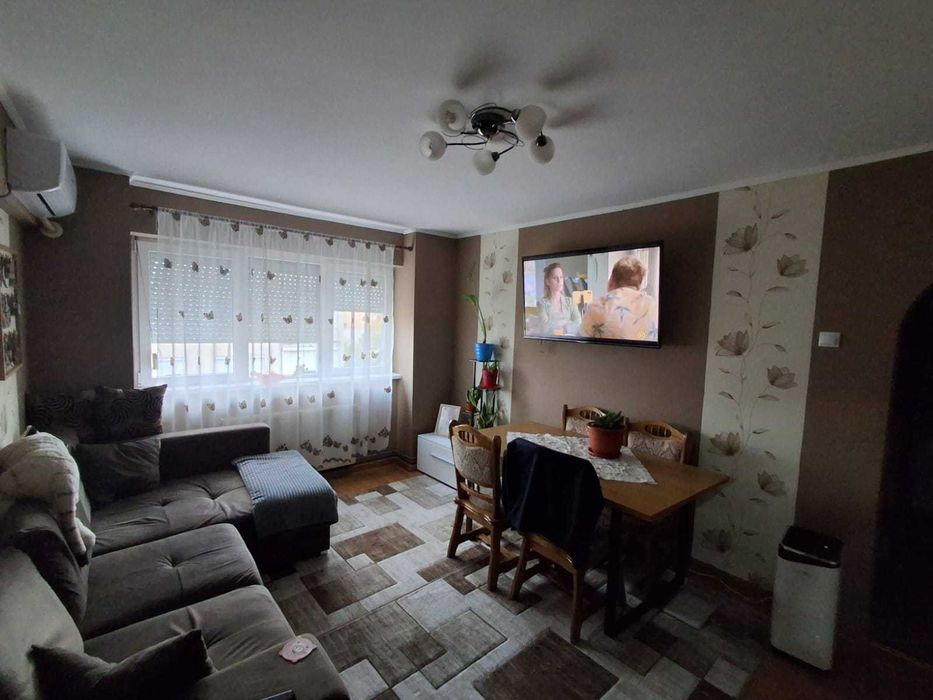 De vanzare apartament 3 camere