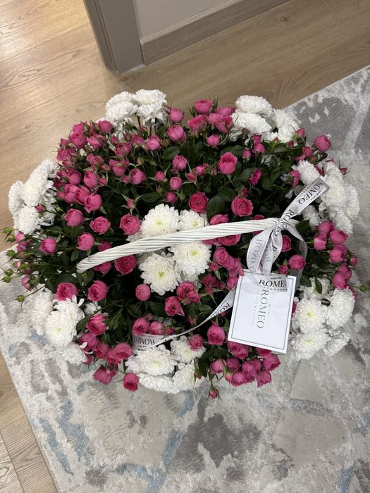 Продам цветы за очень хорошую сумму, пышные, красивые.