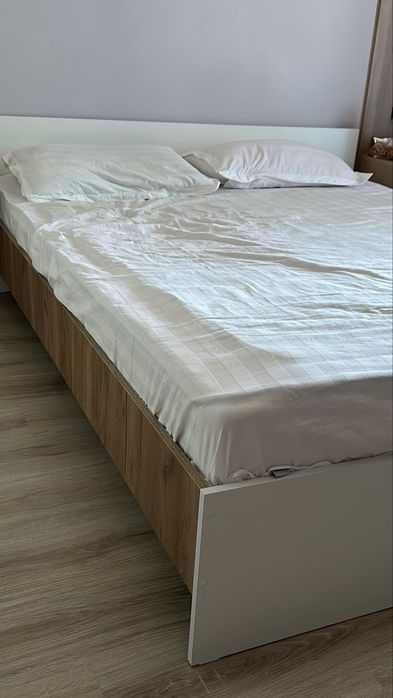 Кровать с матрасом