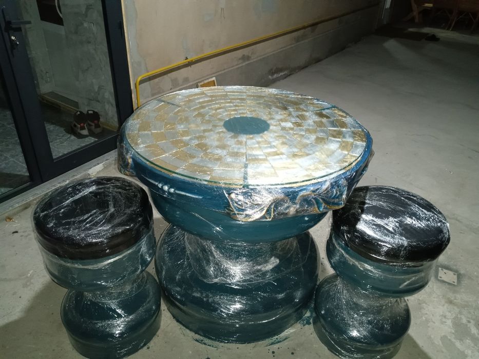 Декоративные стол