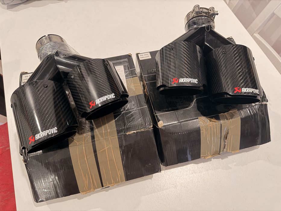 Set nou tips-uri duble evacuare Akrapovic, intrare 63 cu iesire 101