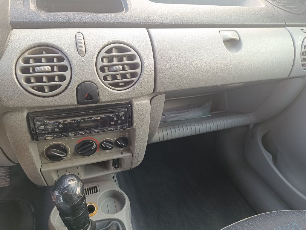 Renault  Kangoo 1.5 дизел