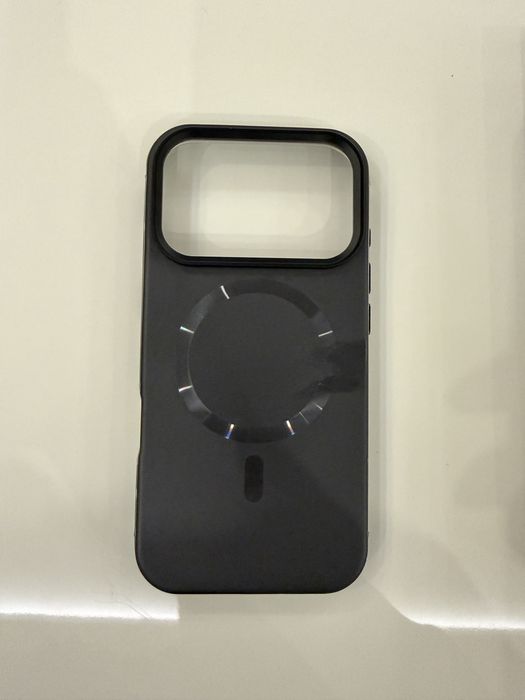 Iphone 17 Pro кейс MagSafe Black Hybrid