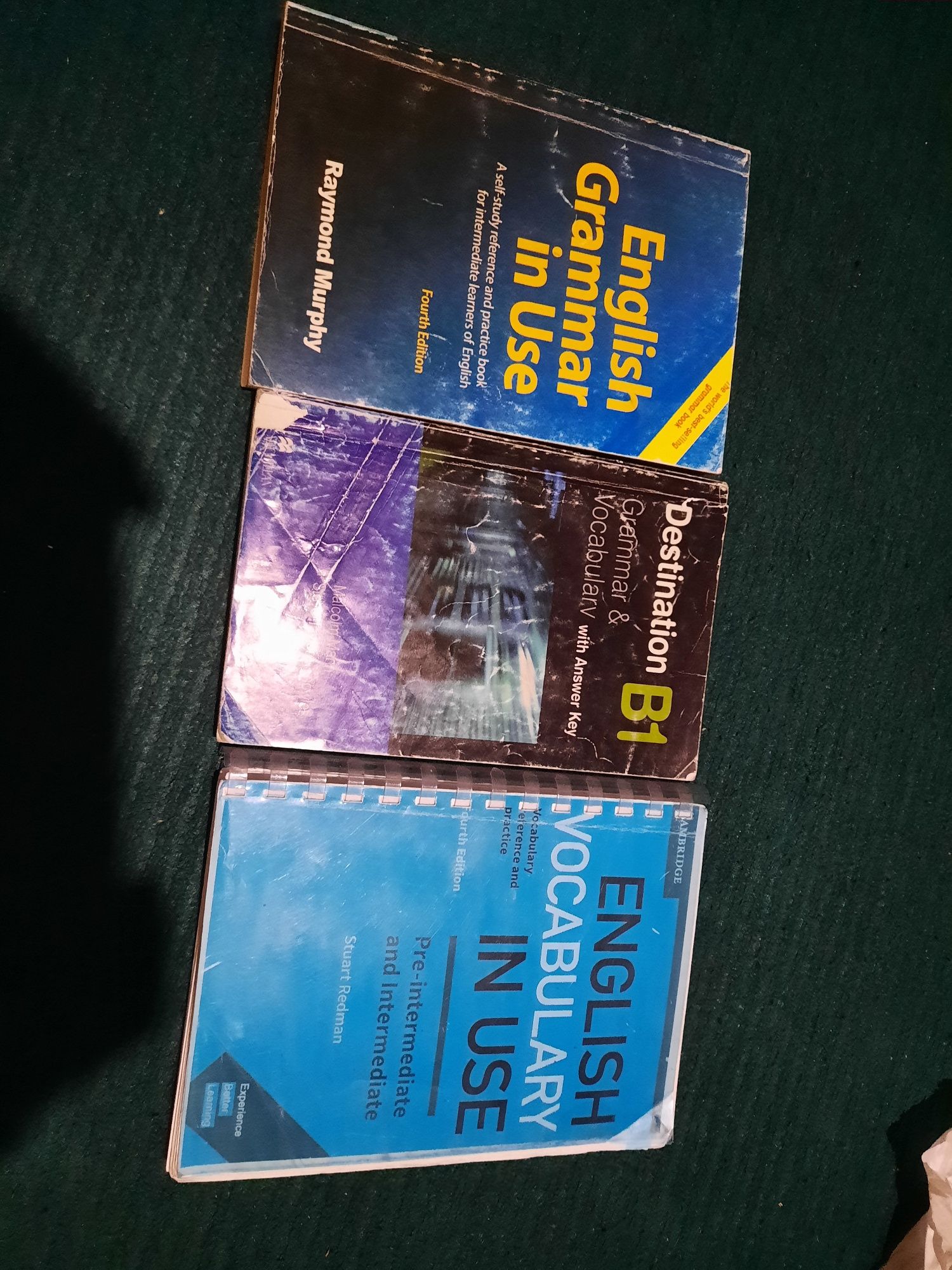 Xitoy tili va ingliz tilini o'rganish uchun kitoblar.