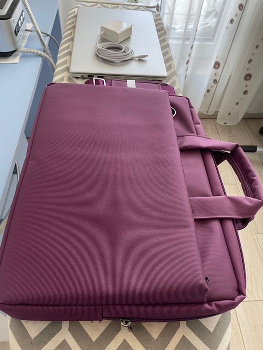 Laptop Huawei, stocare 512 GB SSD, Intel UHD 620, CPU Intel I5-10210U.