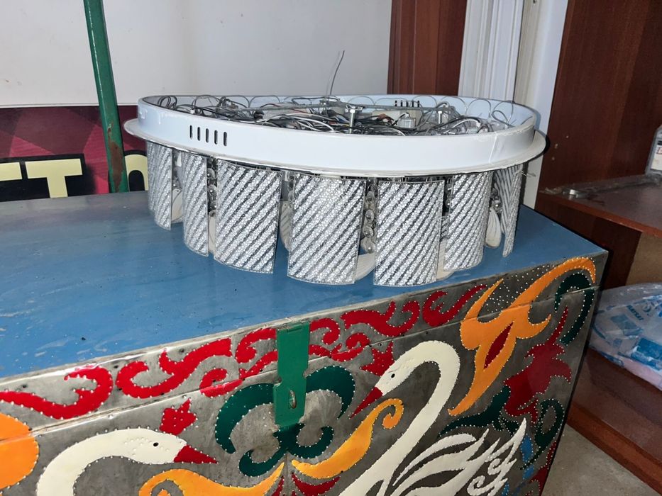 люстра трех режимный