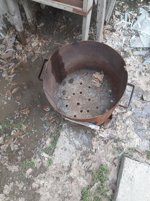 Продам казан очаг б/у
