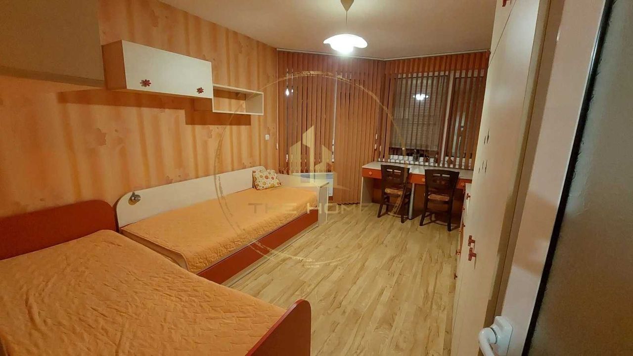 Дава се под наем Тристаен апартамент в Варна, Бриз - 77 кв.м за 500 € - Снимка #8