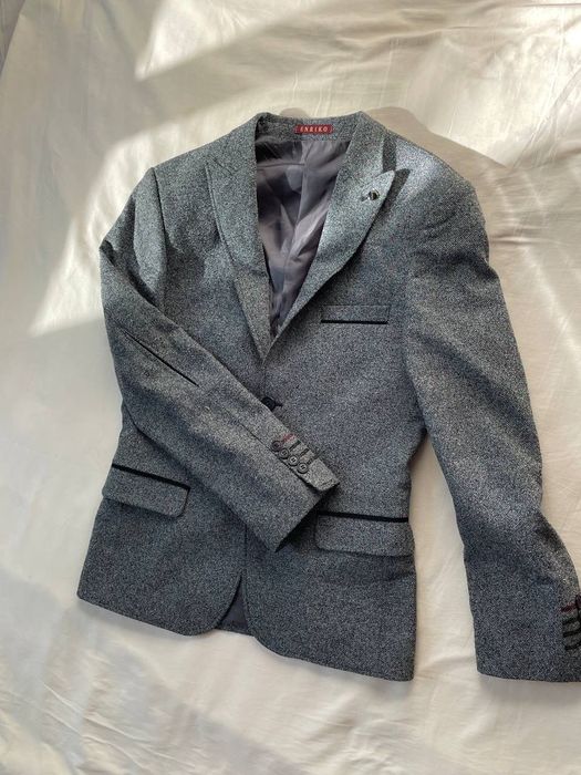 Серый пиджак мужской