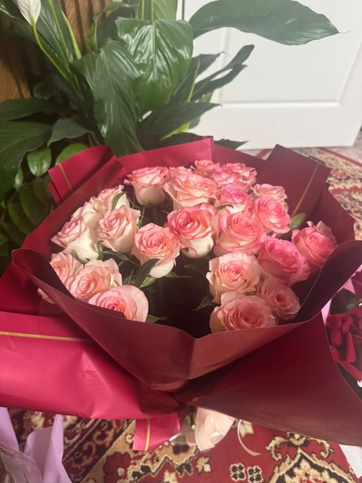 25 роза розовый 10000 , калғандары 5000