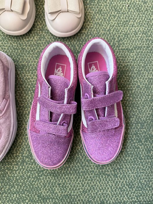 Детски обувки за момиче-комплект.