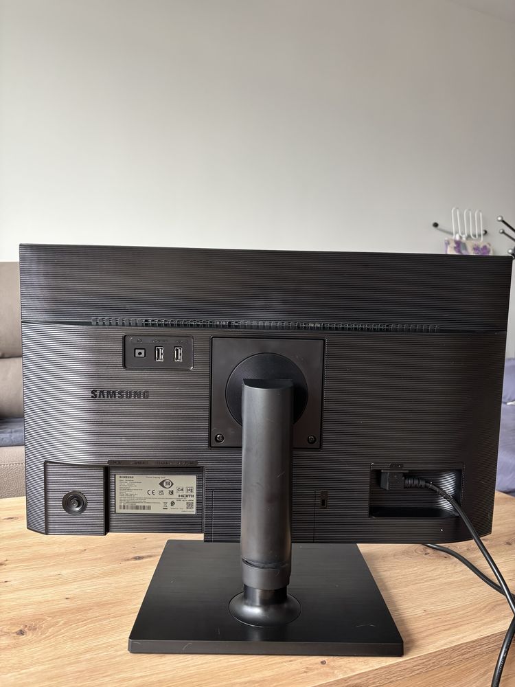 Монитор Samsung IPS 24"
