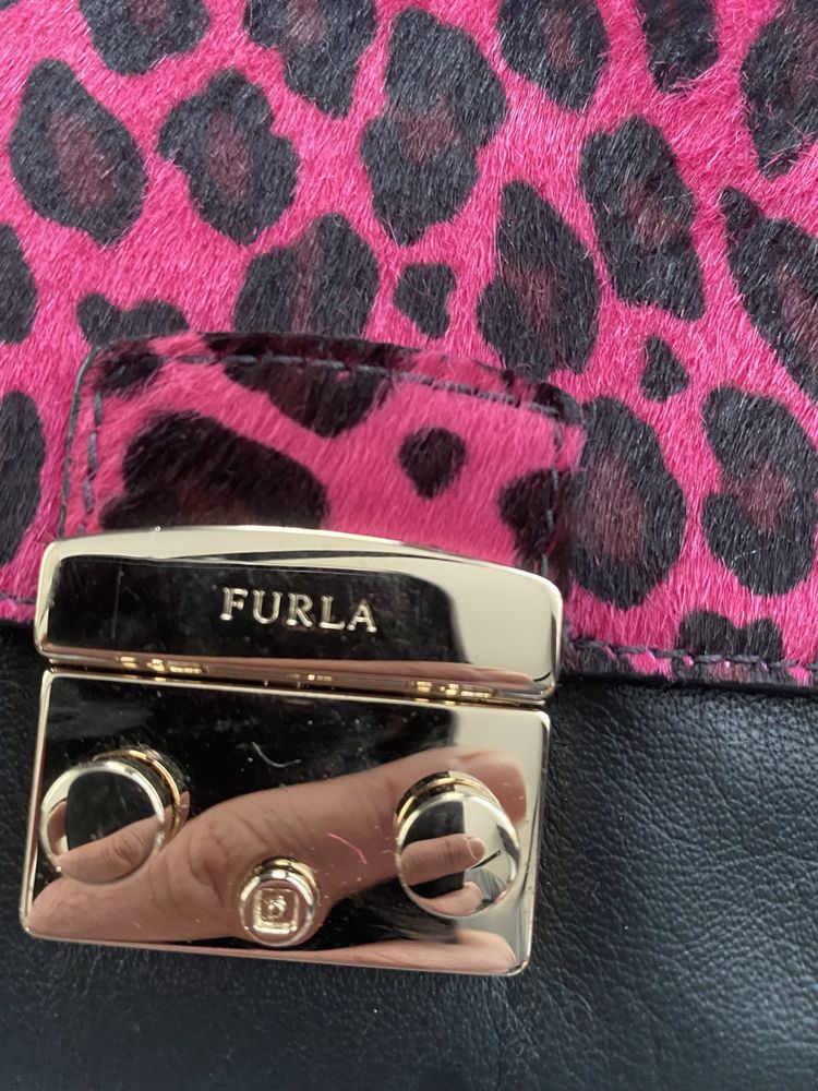 Furla crossbody.100% ориг. С етикет, паспортче, прахова торба.Нова