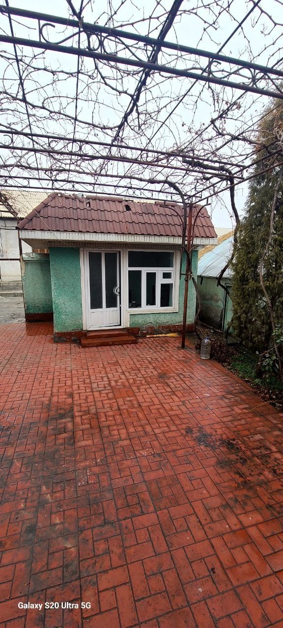 Uchkoprik tumani qoqonboyda xonadon sotiladi