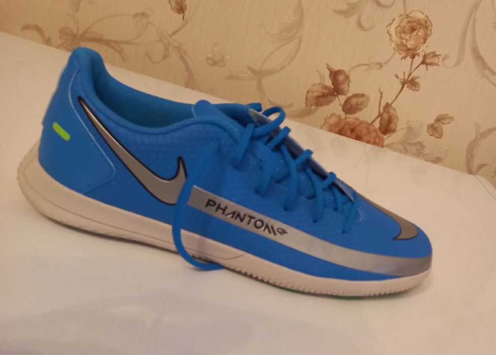 Футзалки оригинал Phantom Nike