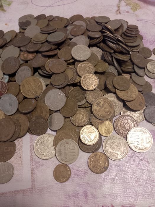 Монети от различни години