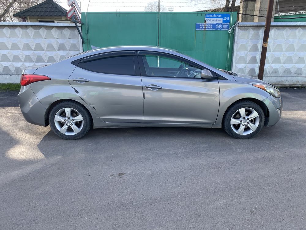 Продам Hyundai Elantra 2013 1.8 объем