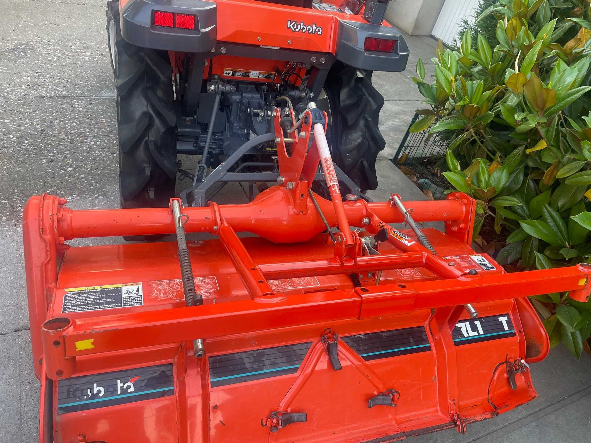 Tractor japonez Kubota T-22-4X4, 22CP