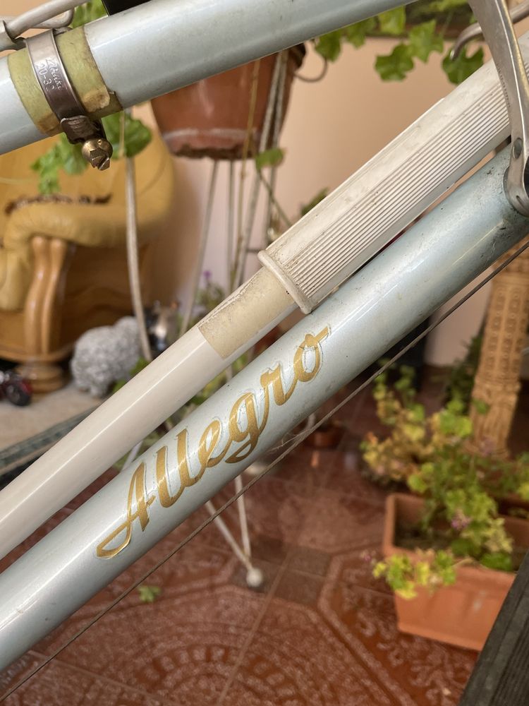 Продавам Антично колело