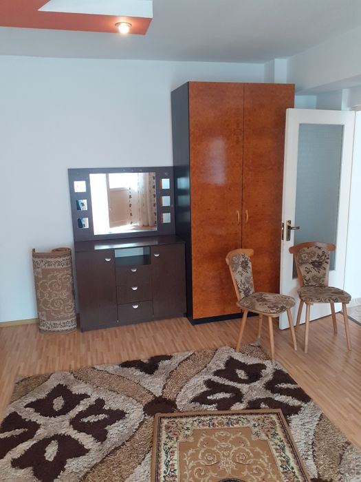 Închiriez urgent garsoniera în Ploiești