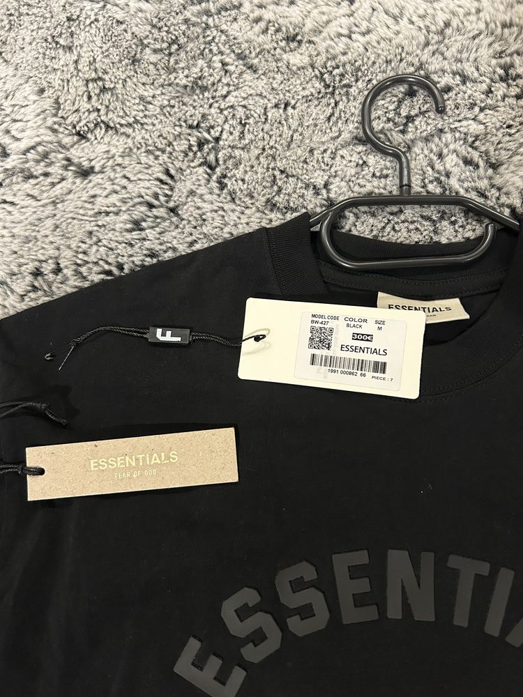 Оригинална ESSENTIALS тениска нова