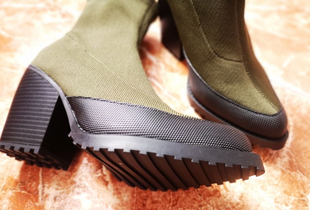 Vand Botine Asos Design cu toc de 10cm vârf ascuțit culoare kaki