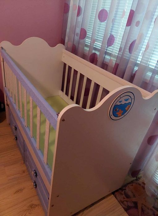 Бебешка люлееща кошара