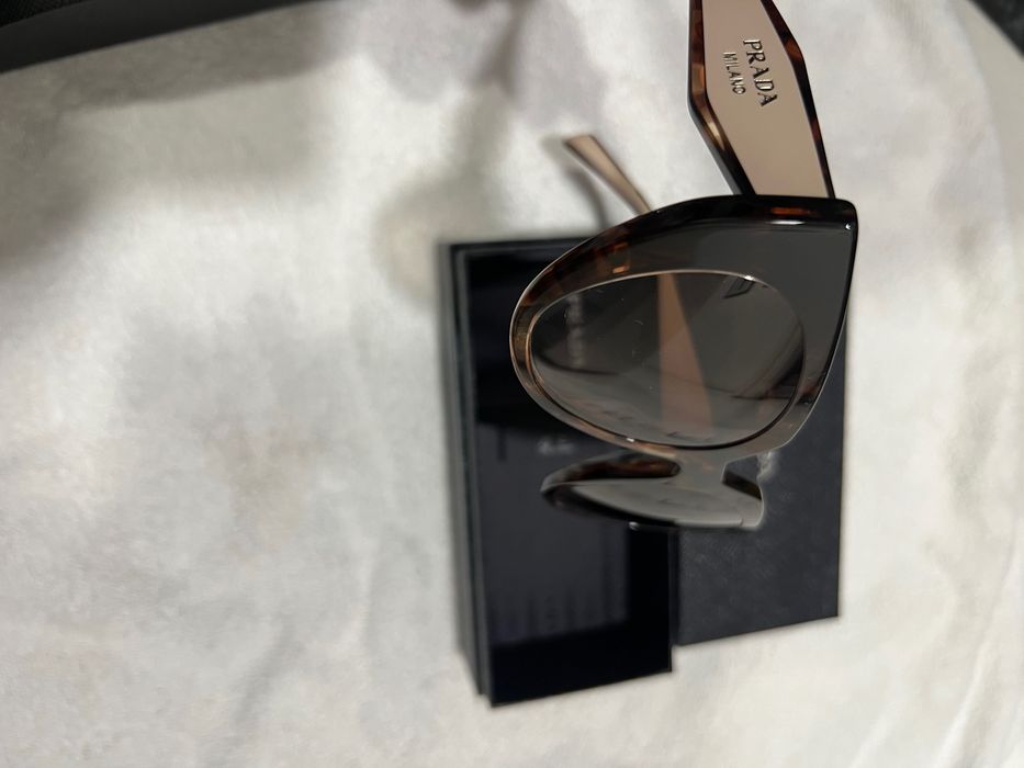 Слънчеви очила Prada