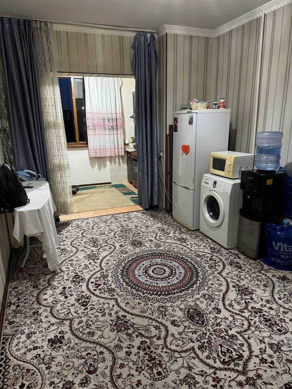 Продаю СВОЮ квартиру 4-х комнт передел на 3-х.  89кв на Мирабадский