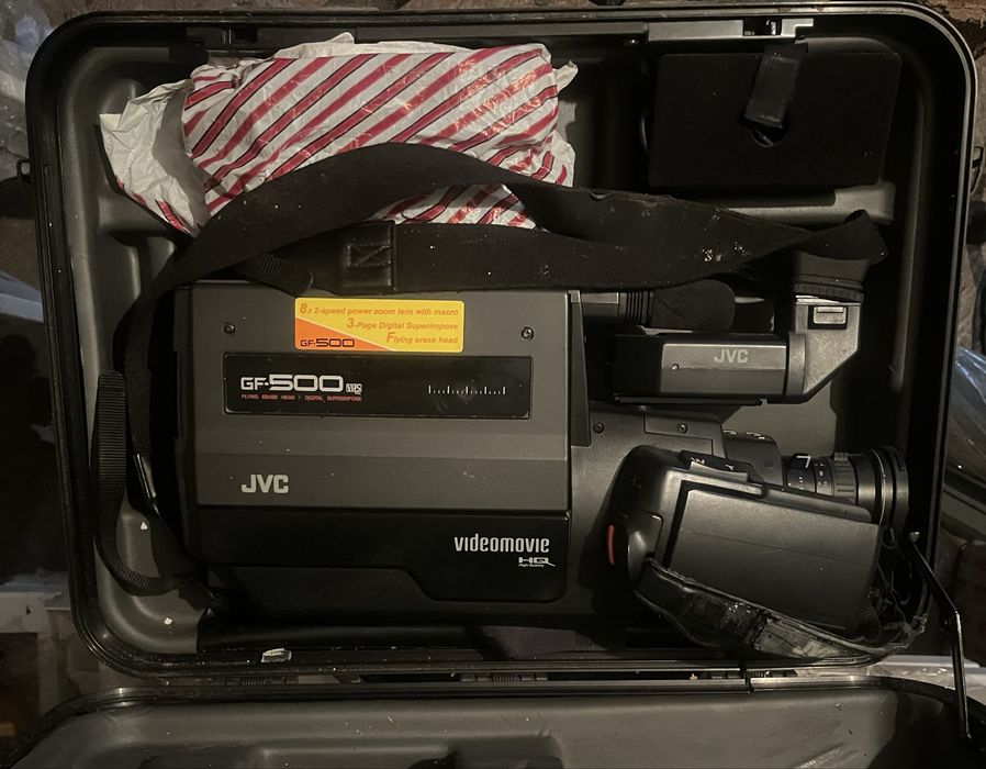 Видеокамера JVC Videomovie!