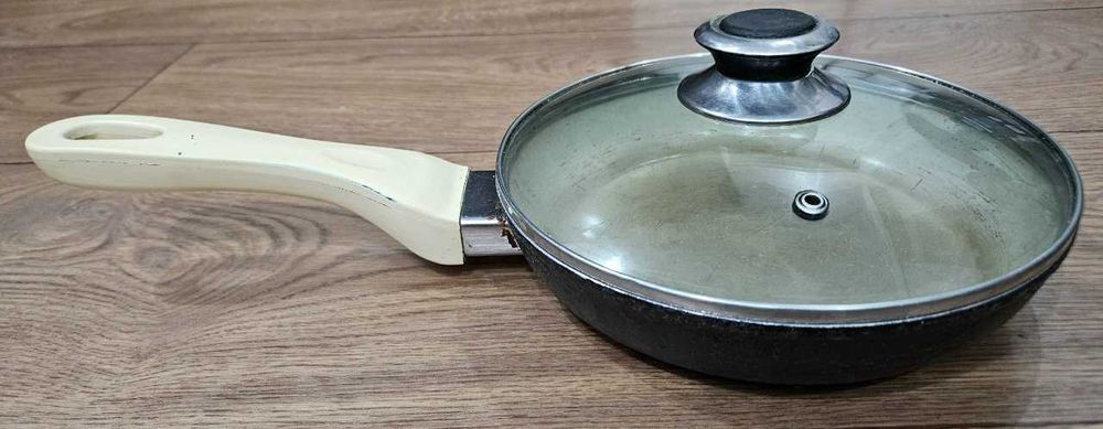 Сковорода с крышкой d. 21 см. Район 1000 мелочей.