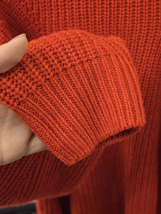 Pulover NOU Reserved