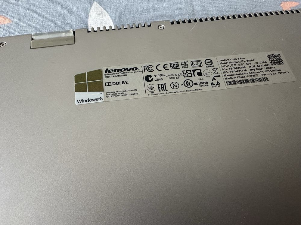 Лаптоп-таблет 2в1 Lenovo